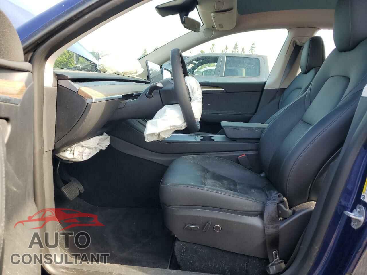 TESLA MODEL Y 2023 - LRWYGDFD0PC967763