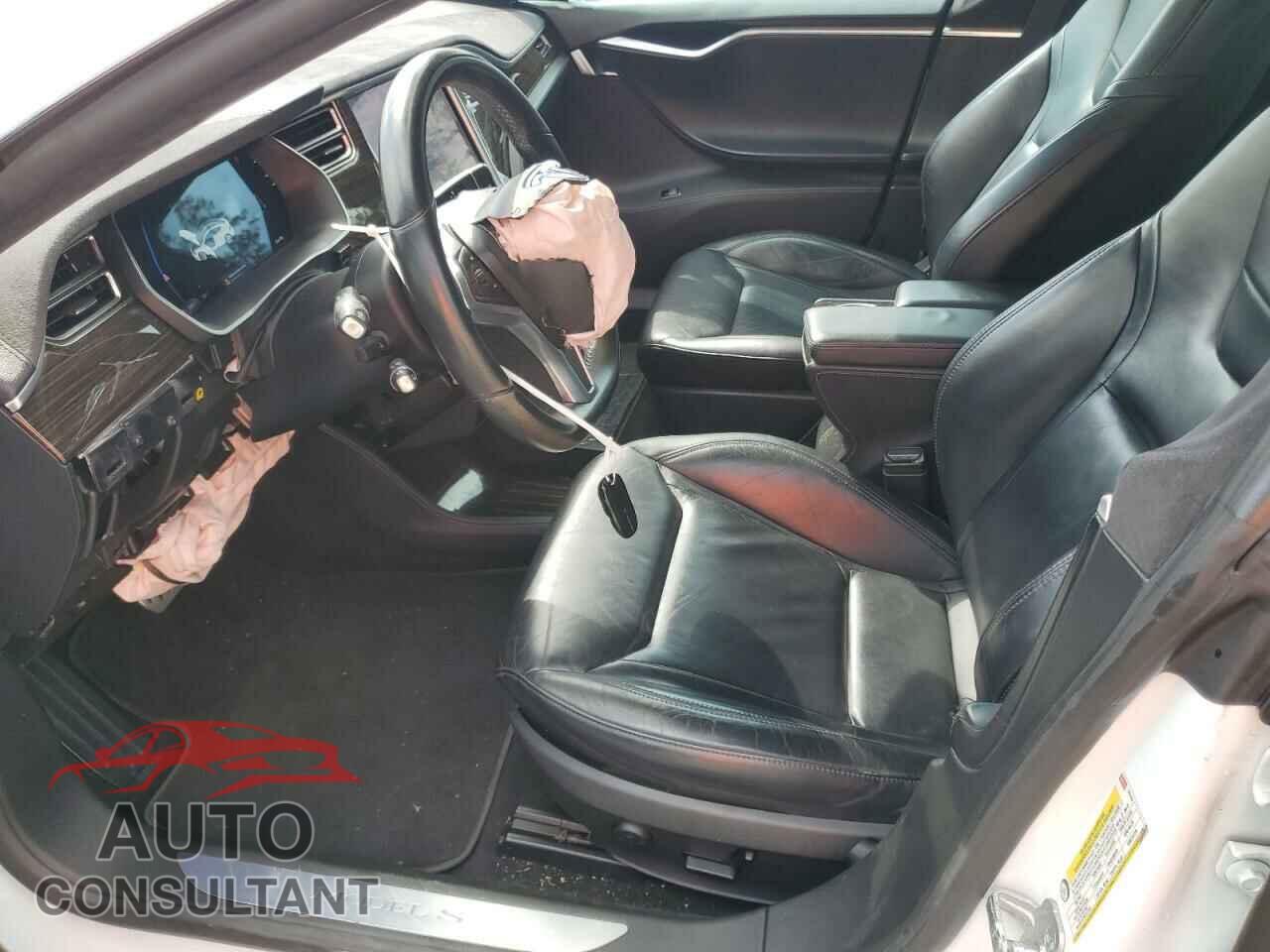 TESLA MODEL S 2015 - 5YJSA1E40FF102402