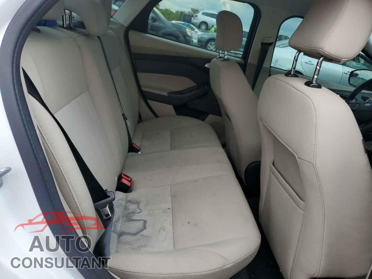 FORD FOCUS 2016 - 1FADP3F2XGL264638