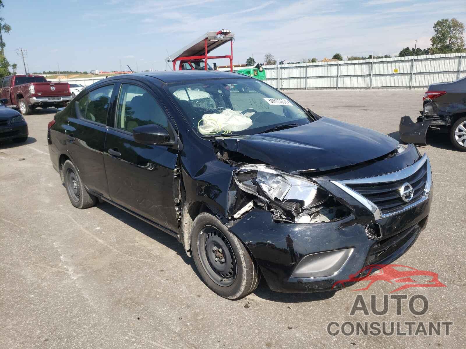 NISSAN VERSA 2018 - 3N1CN7AP1JL824924