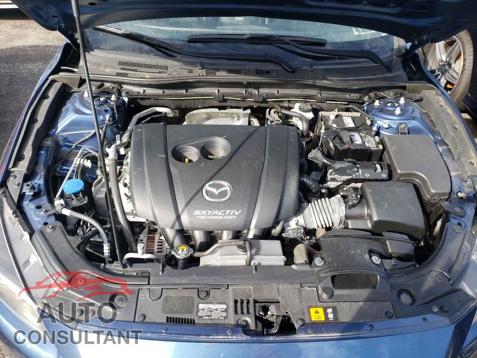 MAZDA 3 2018 - 3MZBN1L32JM258540