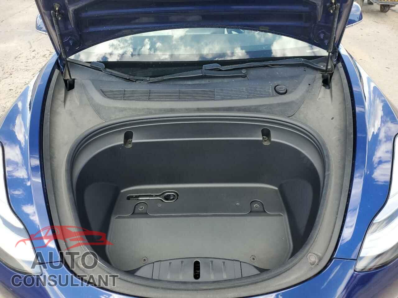 TESLA MODEL 3 2020 - 5YJ3E1EB3LF668461