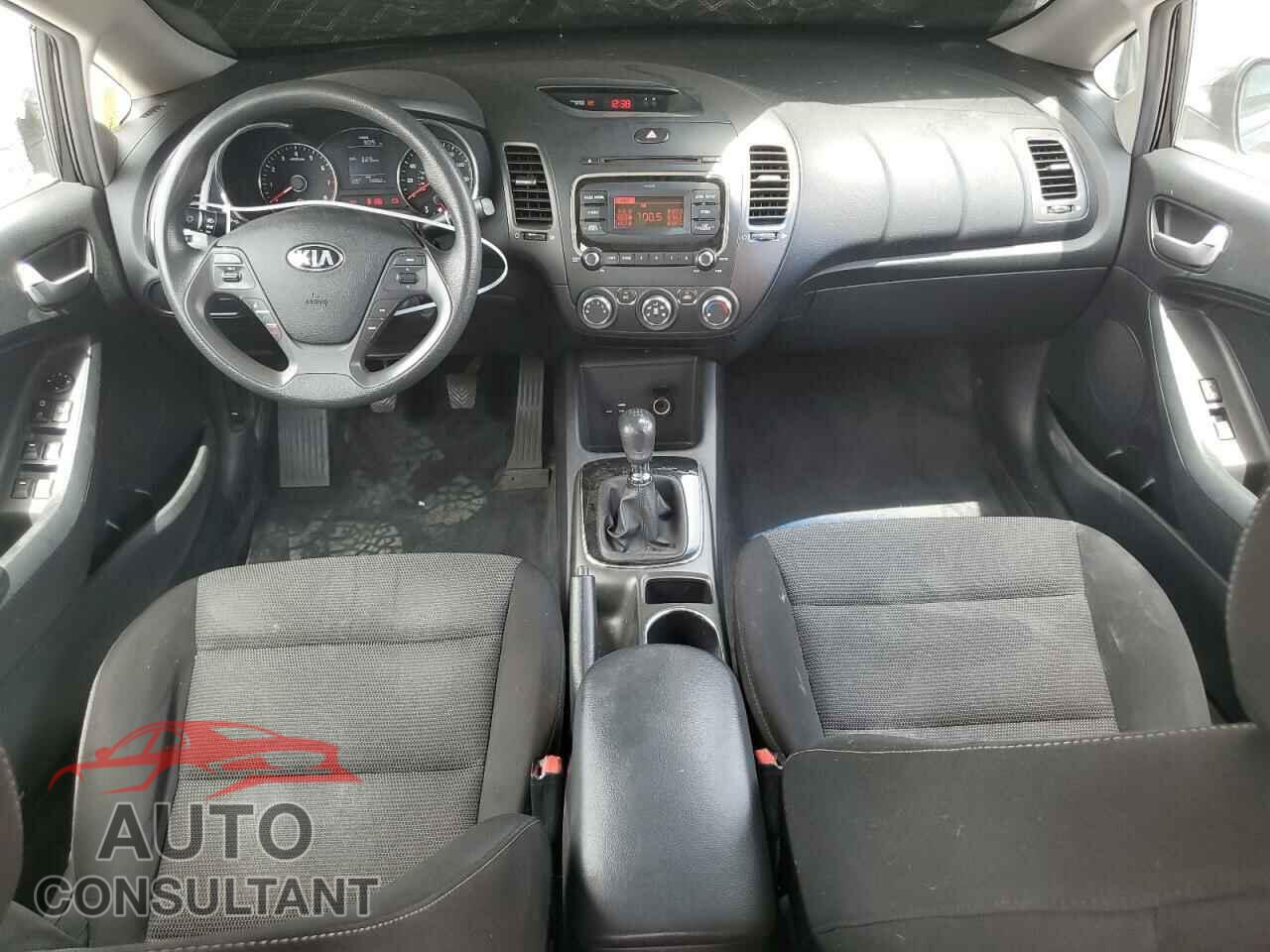 KIA FORTE 2017 - 3KPFK4A76HE052582