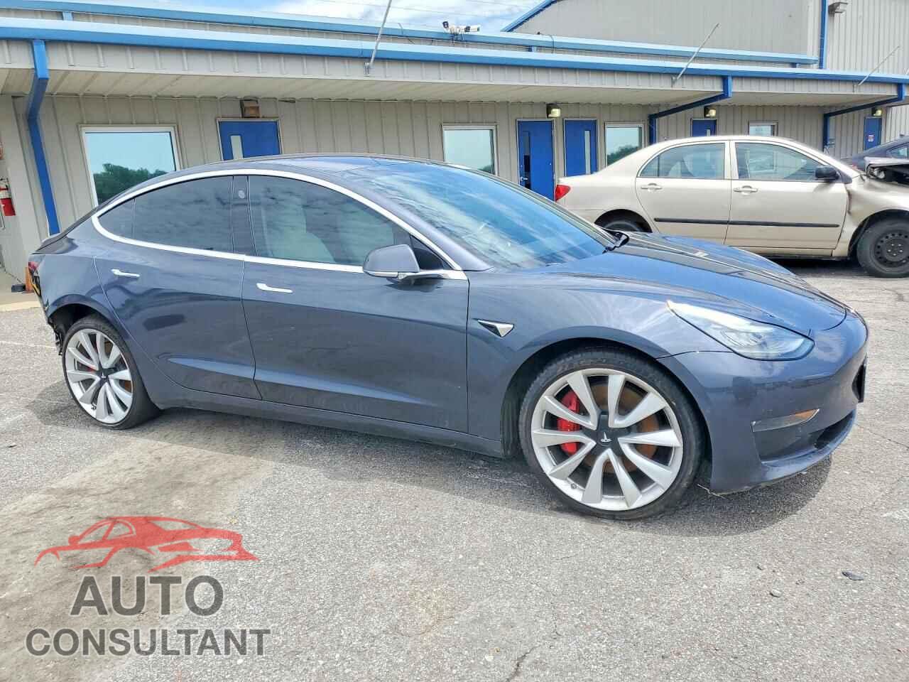 TESLA MODEL 3 2018 - 5YJ3E1EB4JF079321