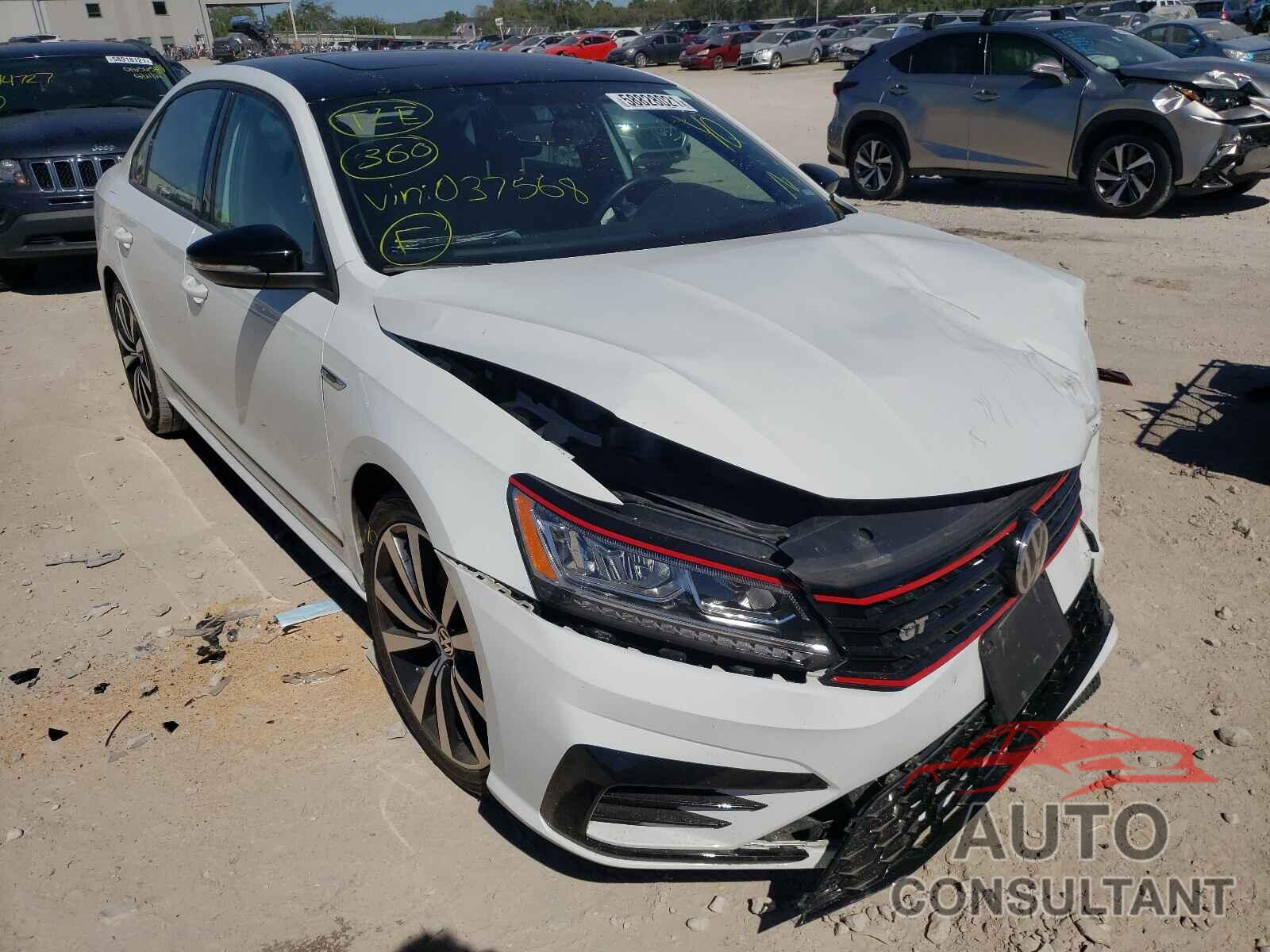 VOLKSWAGEN PASSAT 2018 - 1VWJM7A37JC037568