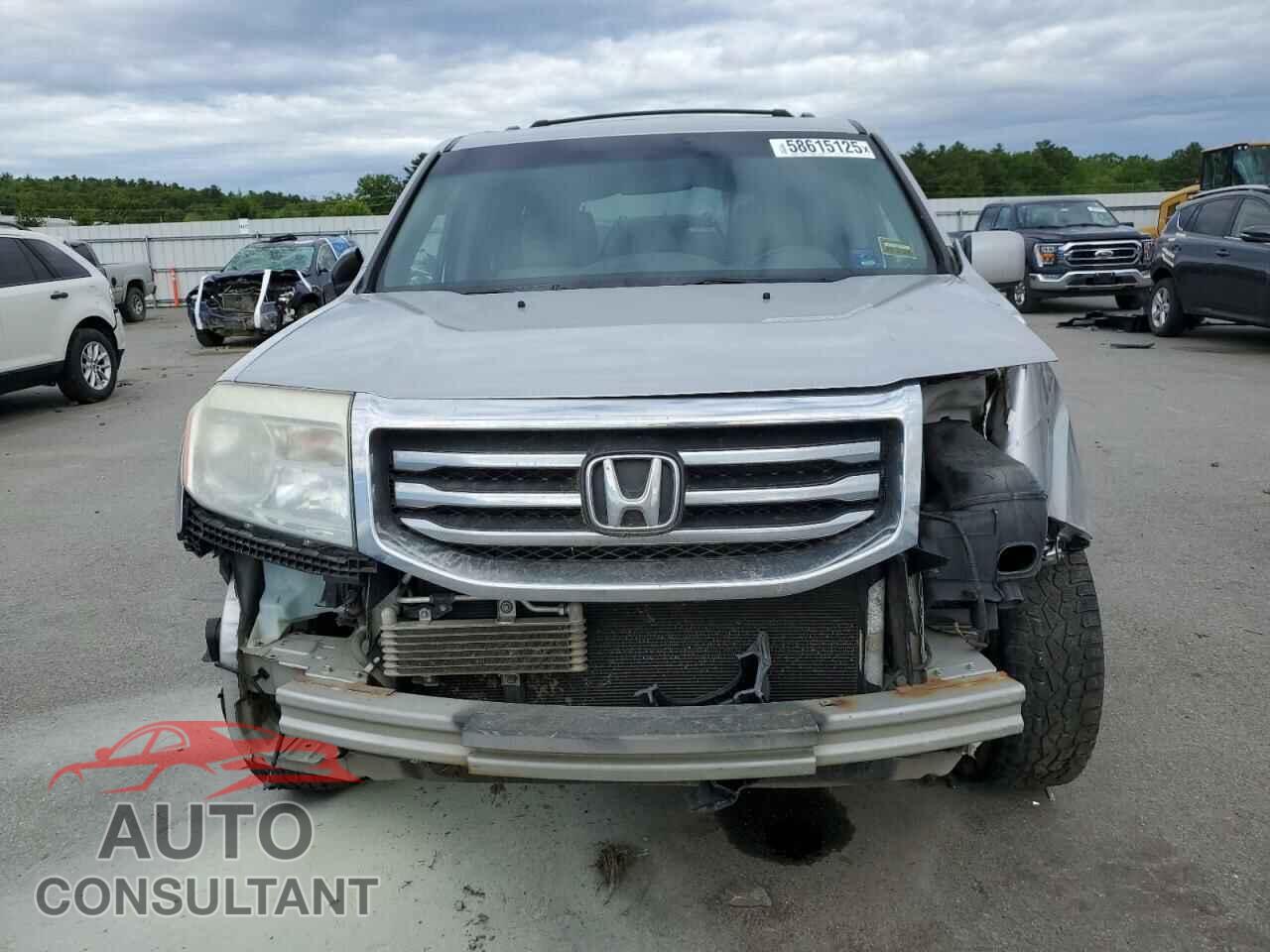 HONDA PILOT 2015 - 5FNYF4H33FB011107