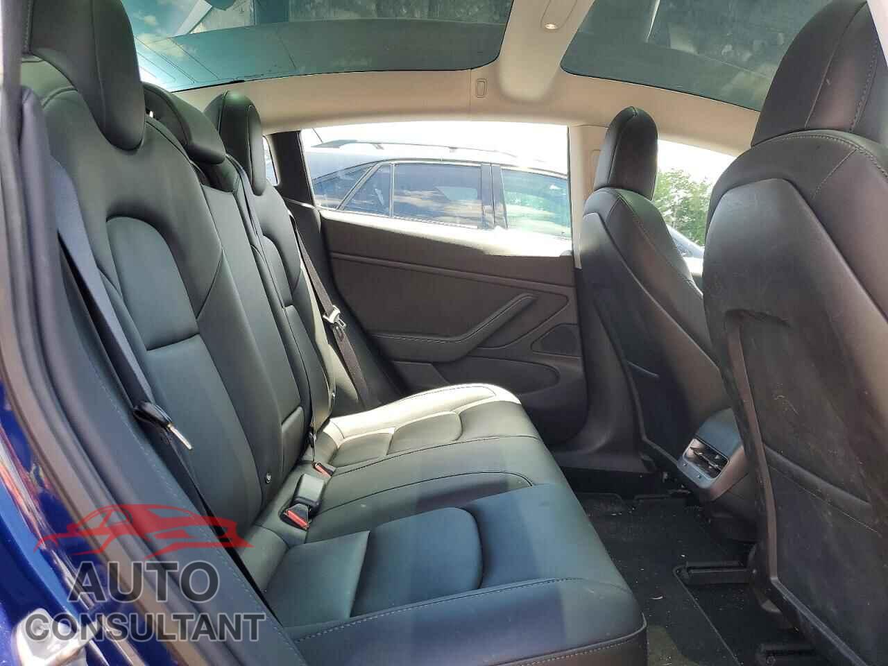 TESLA MODEL 3 2018 - 5YJ3E1EB7JF115373