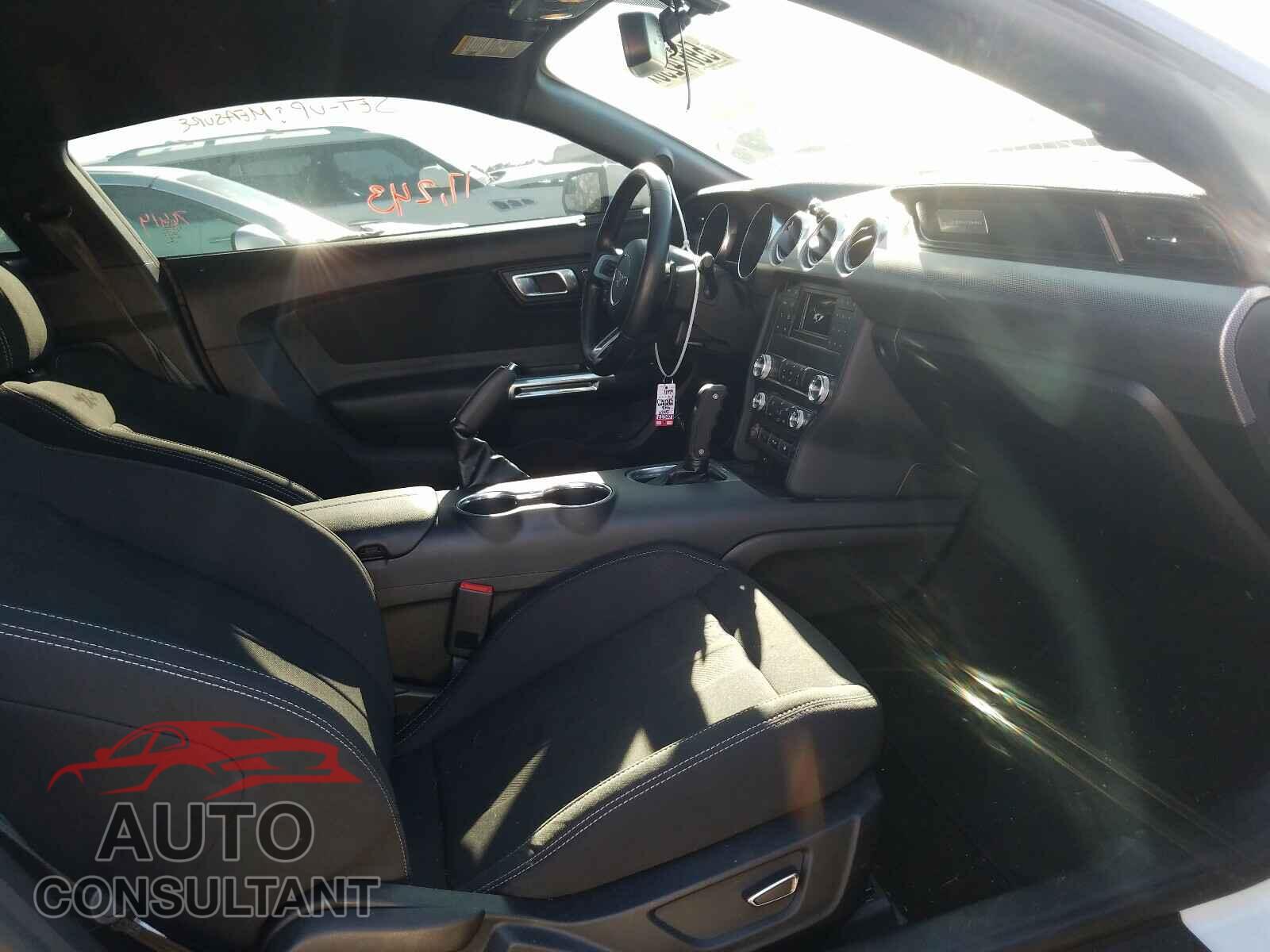 FORD MUSTANG 2019 - 1FA6P8CF6K5124239