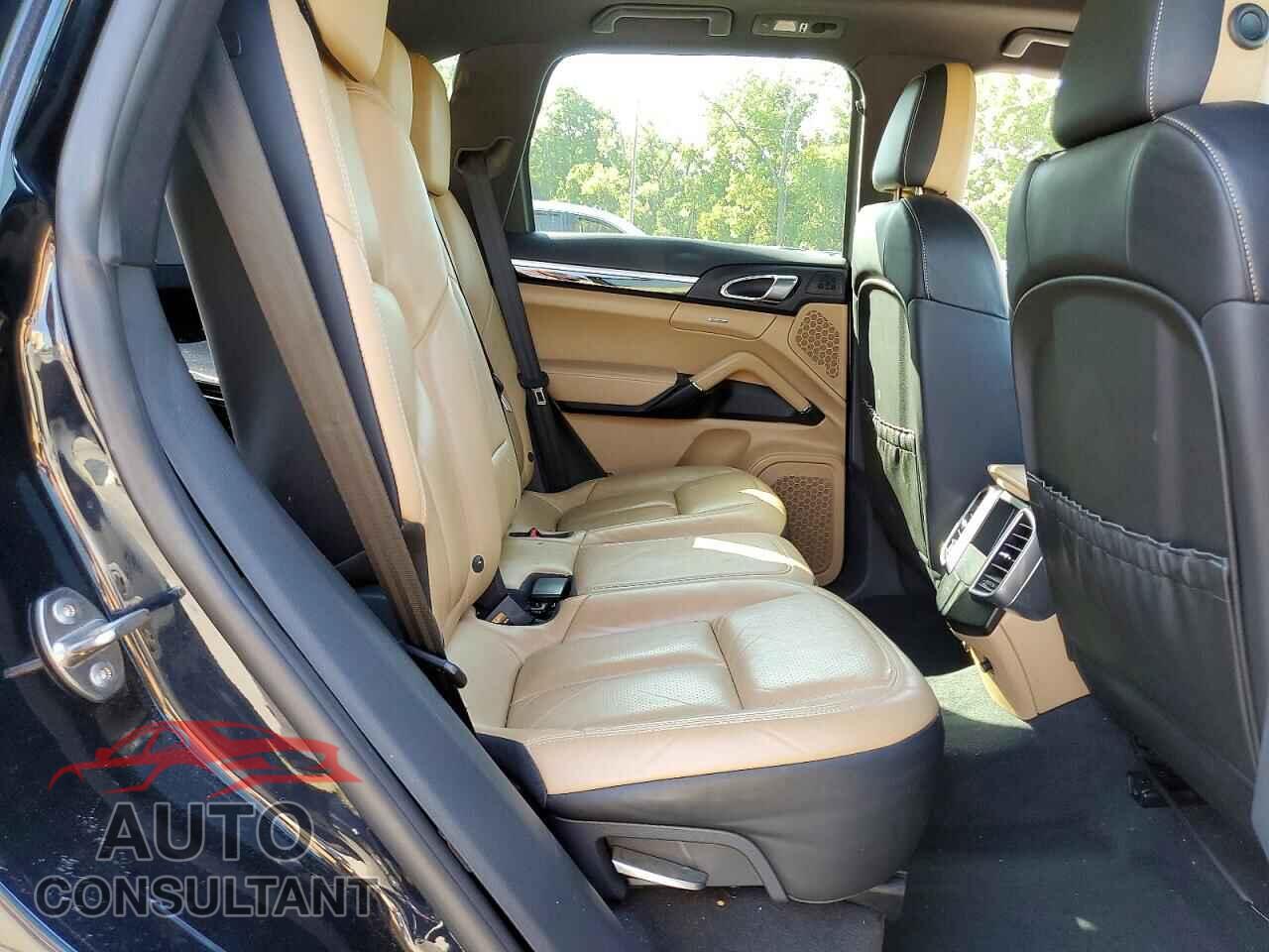PORSCHE CAYENNE 2016 - WP1AA2A23GLA04564