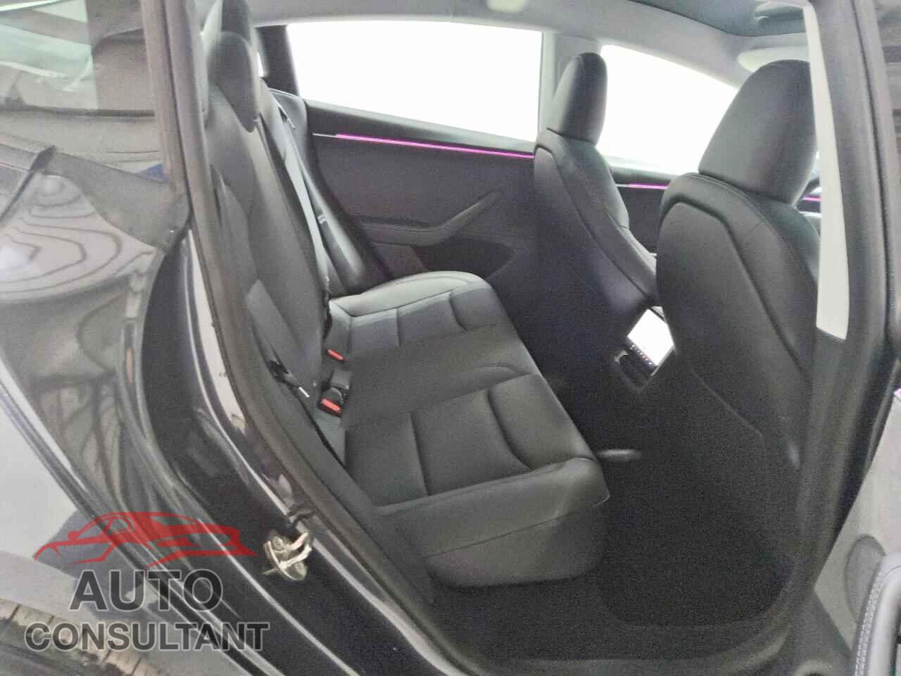 TESLA MODEL 3 2024 - 5YJ3E1EB5RF744268