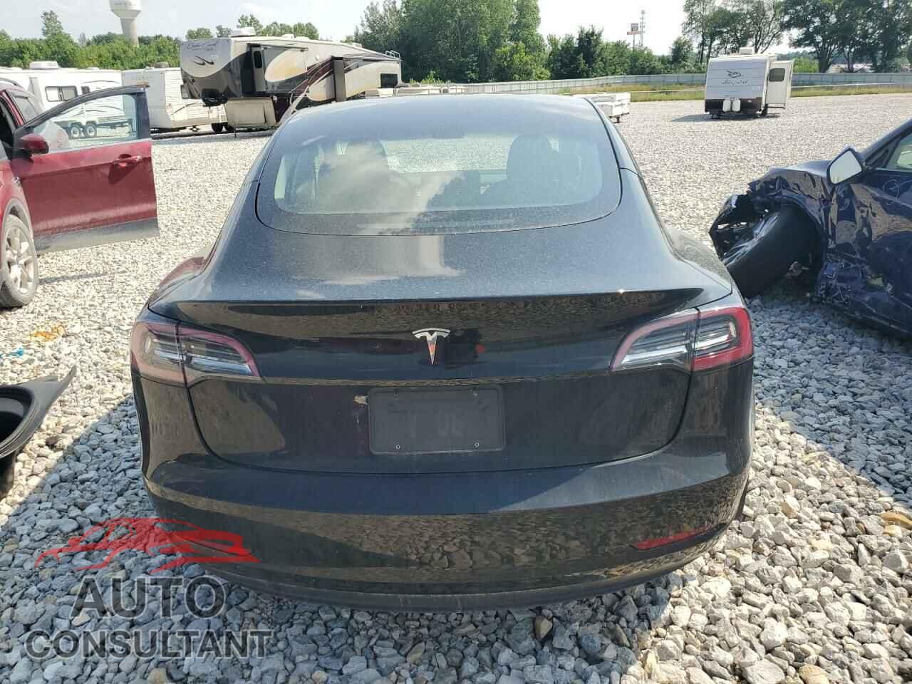 TESLA MODEL 3 2021 - 5YJ3E1EAXMF016820