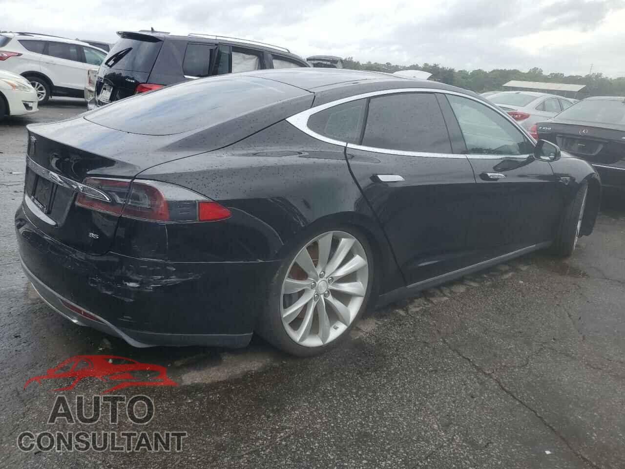TESLA MODEL S 2013 - 5YJSA1DN0DFP13991