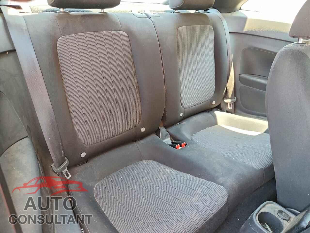 VOLKSWAGEN BEETLE 2014 - 3VWFP7AT6EM604032