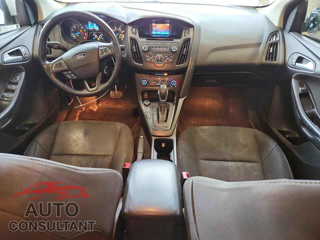 FORD FOCUS 2017 - 1FADP3F20HL239636