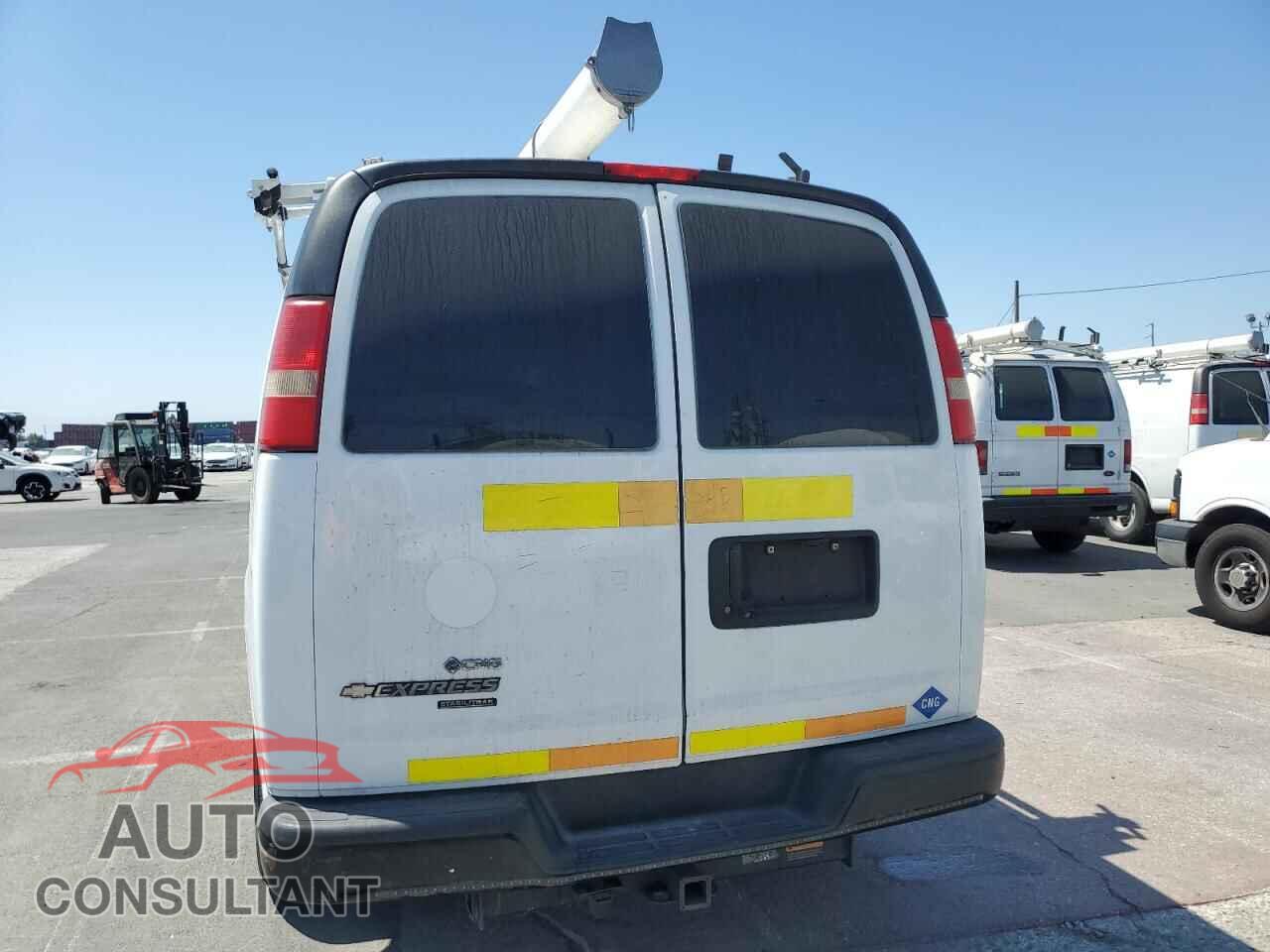 CHEVROLET EXPRESS 2013 - 1GCWGFCB9D1902264