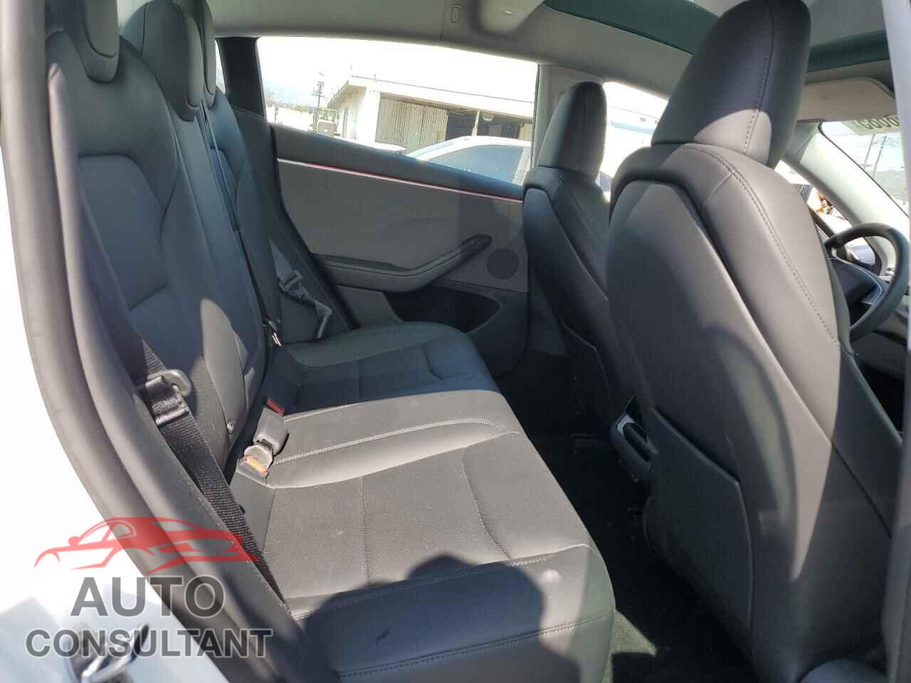 TESLA MODEL 3 2024 - 5YJ3E1EA5RF863817
