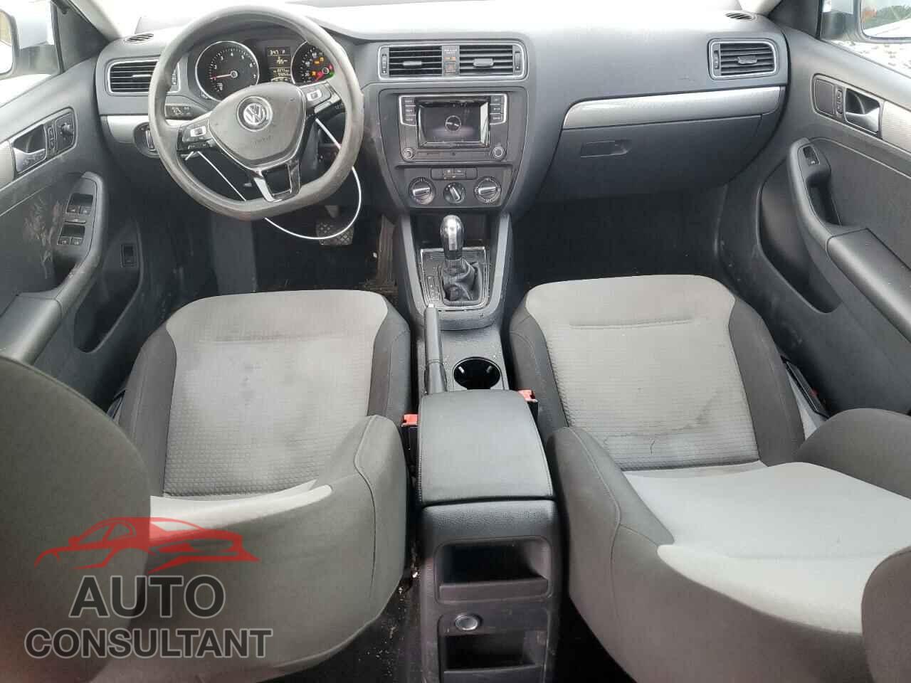 VOLKSWAGEN JETTA 2017 - 3VW2B7AJ5HM323954