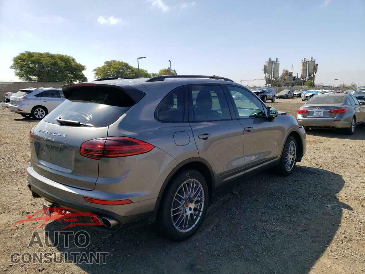 PORSCHE CAYENNE 2017 - WP1AB2A22HLA52457