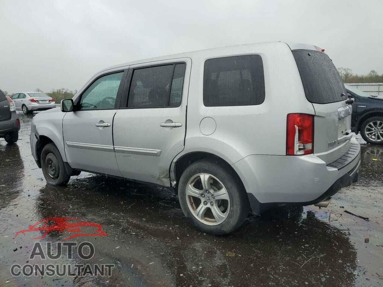 HONDA PILOT 2013 - 5FNYF3H44DB001833