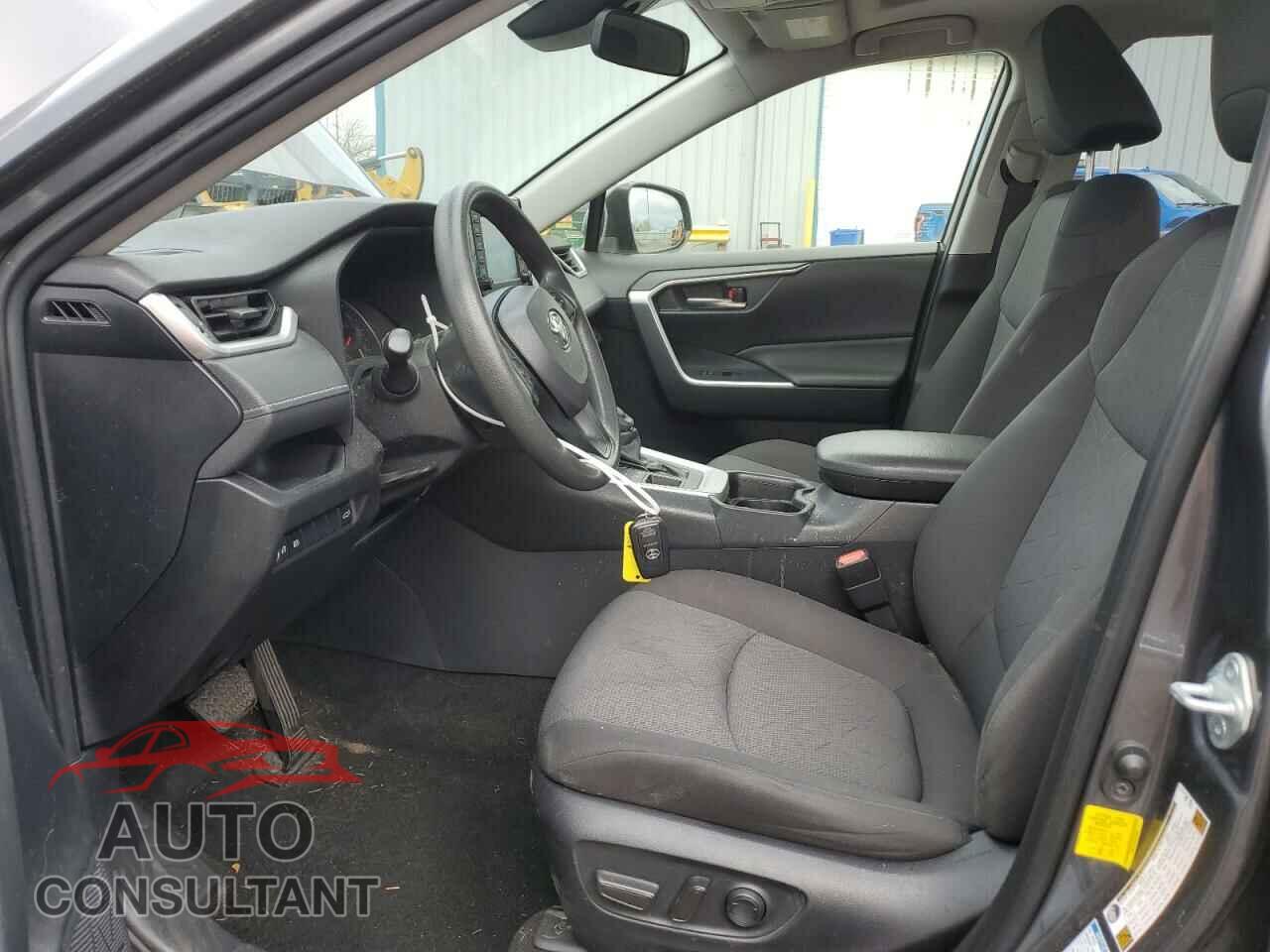 TOYOTA RAV4 2019 - JTMP1RFV5KD045496