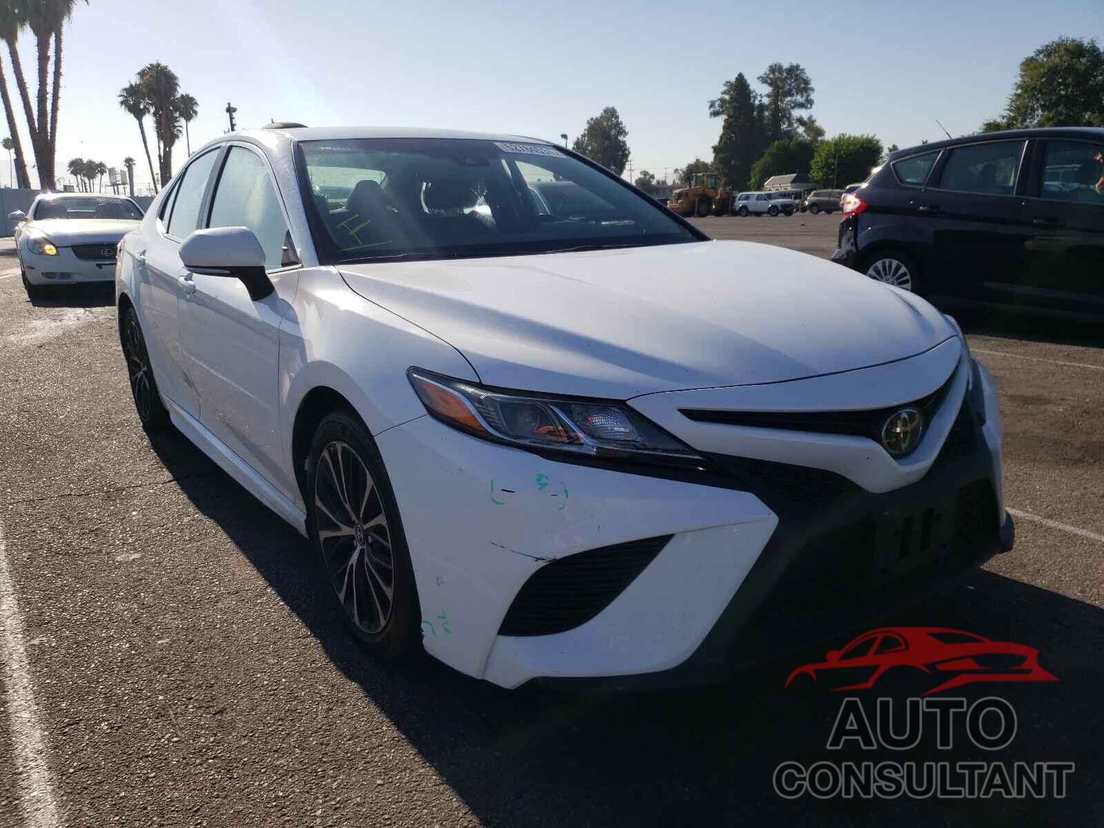 TOYOTA CAMRY 2018 - 4T1B11HKXJU103384