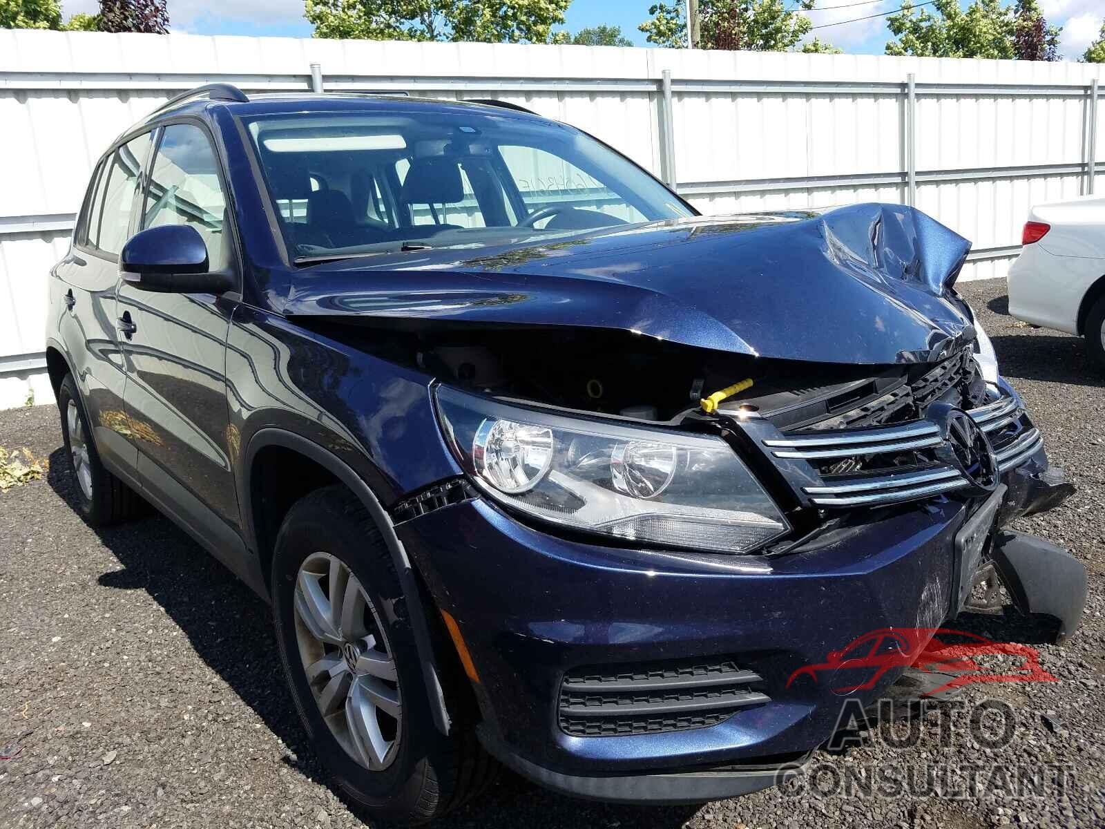 VOLKSWAGEN TIGUAN 2016 - WVGBV7AX2GW569580