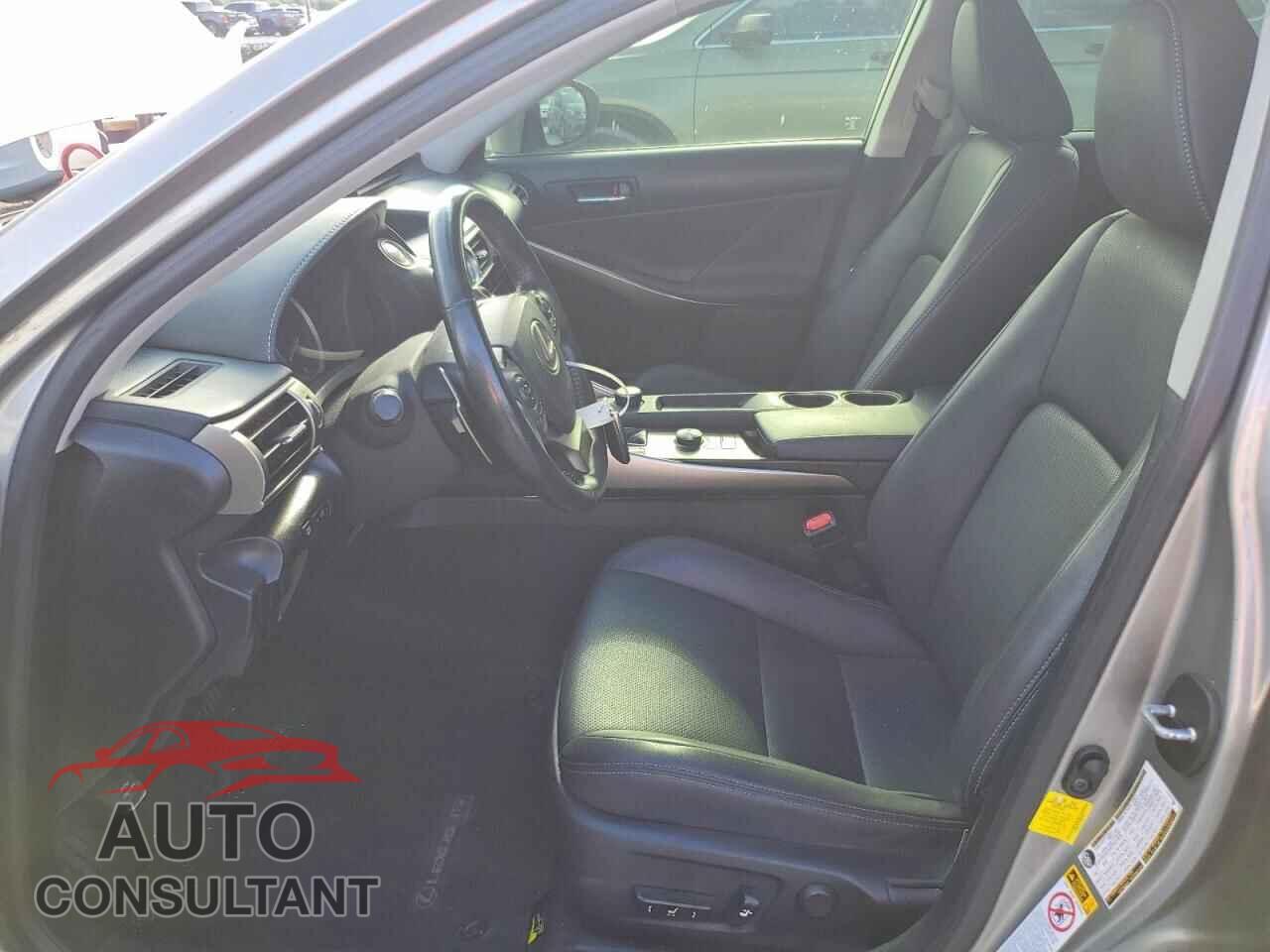 LEXUS IS 2016 - JTHBA1D2XG5016547