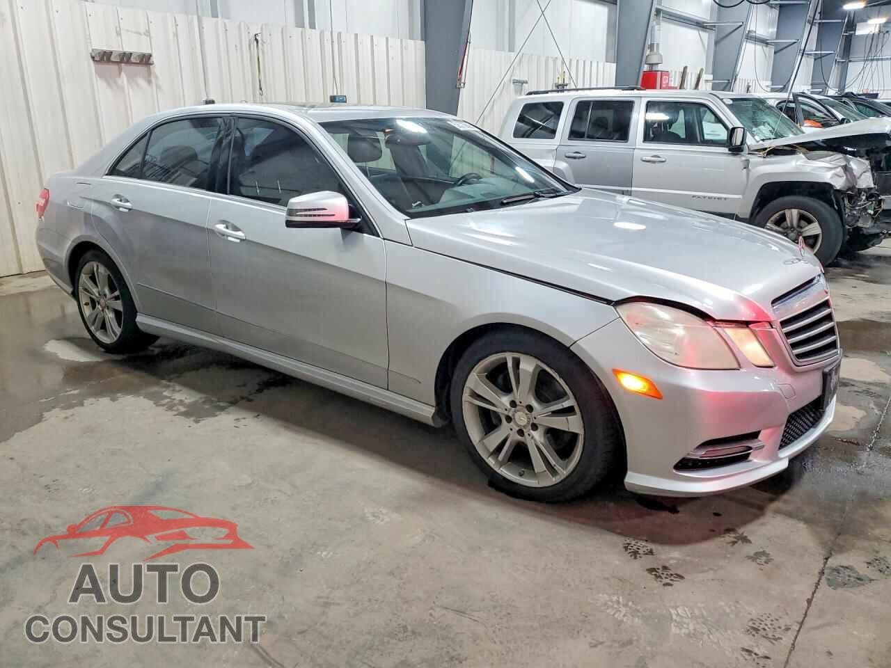 MERCEDES-BENZ E-CLASS 2013 - WDDHF8JB0DA722803