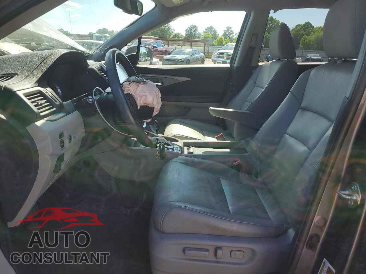 HONDA PILOT 2017 - 5FNYF5H52HB011920