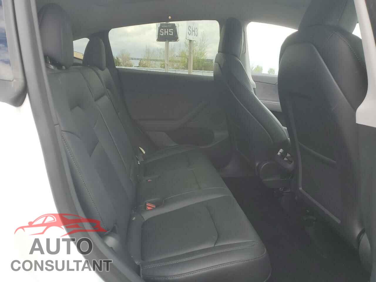 TESLA MODEL Y 2023 - LRWYGDFD8PC967381