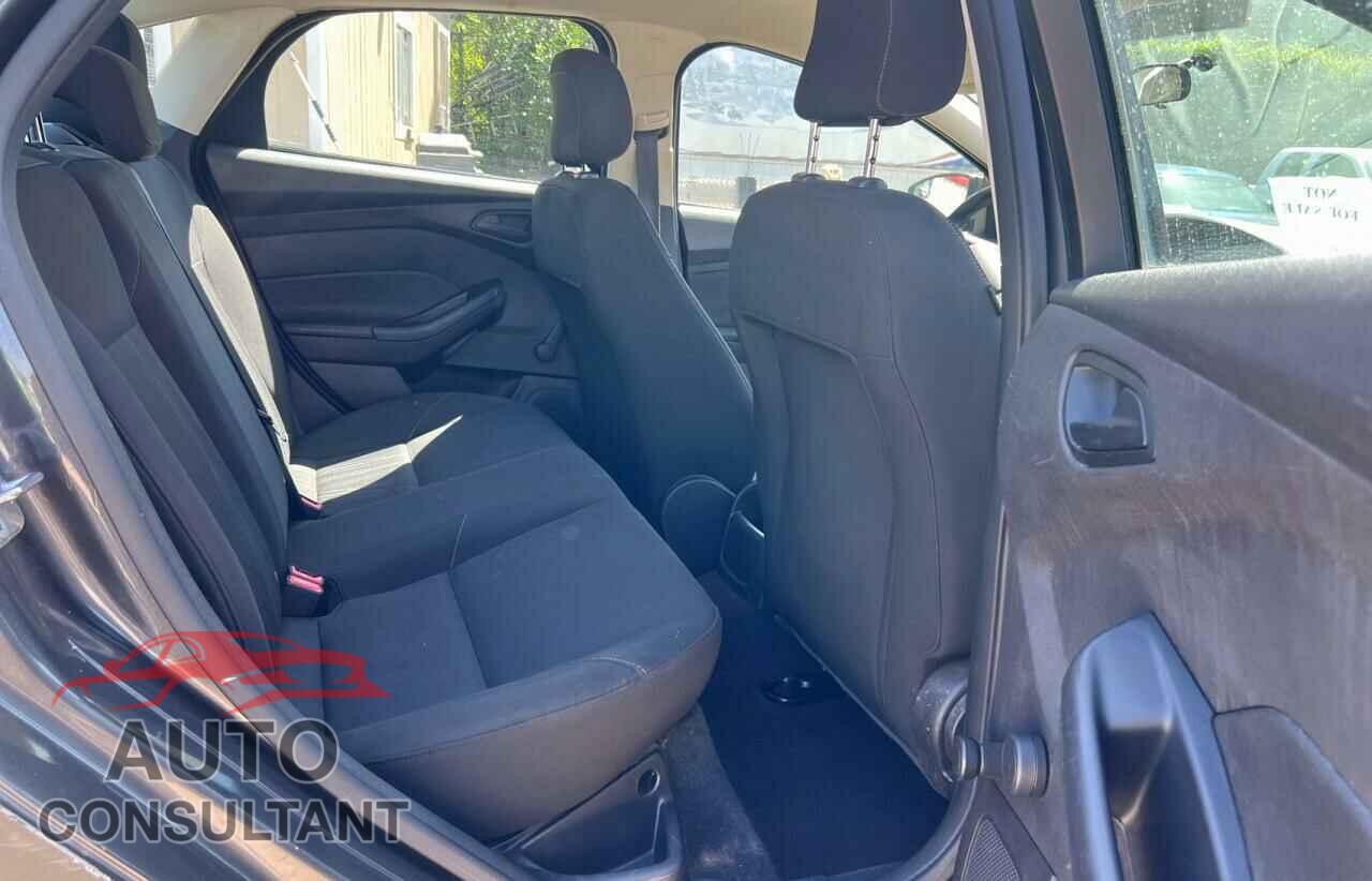 FORD FOCUS 2016 - 1FADP3E25GL229944