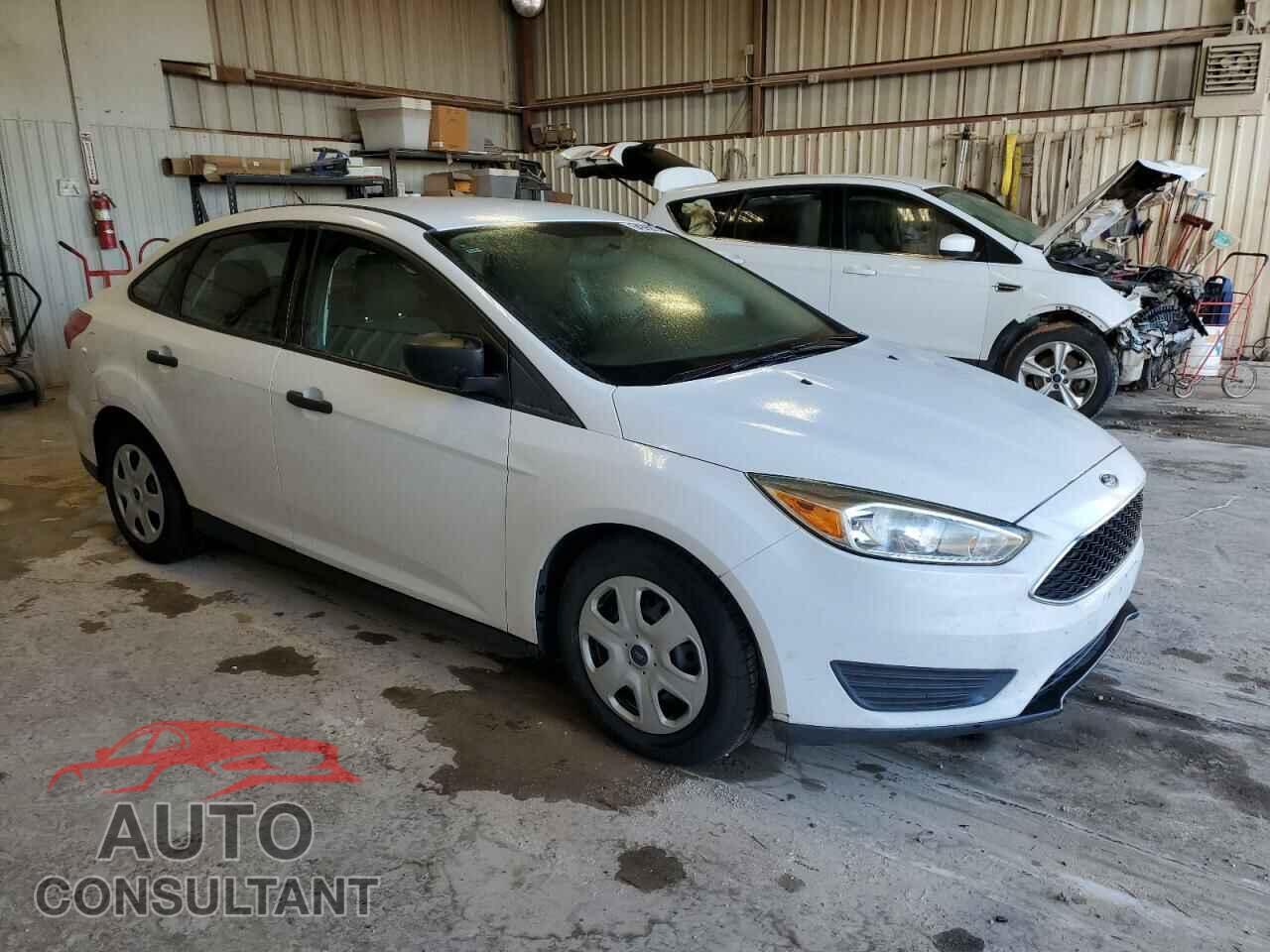 FORD FOCUS 2017 - 1FADP3E24HL207628