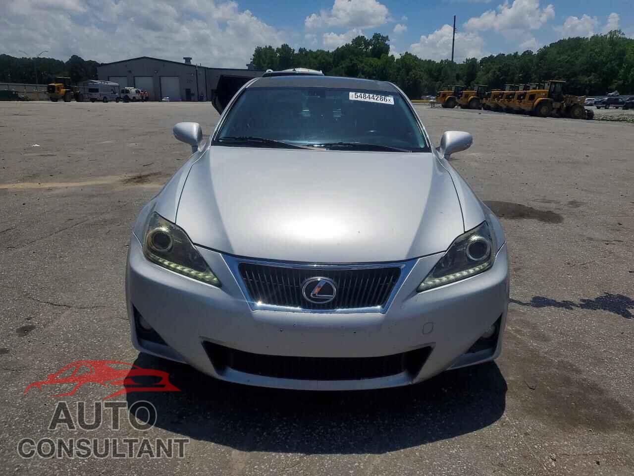 LEXUS IS 2012 - JTHCF5C25C5057189