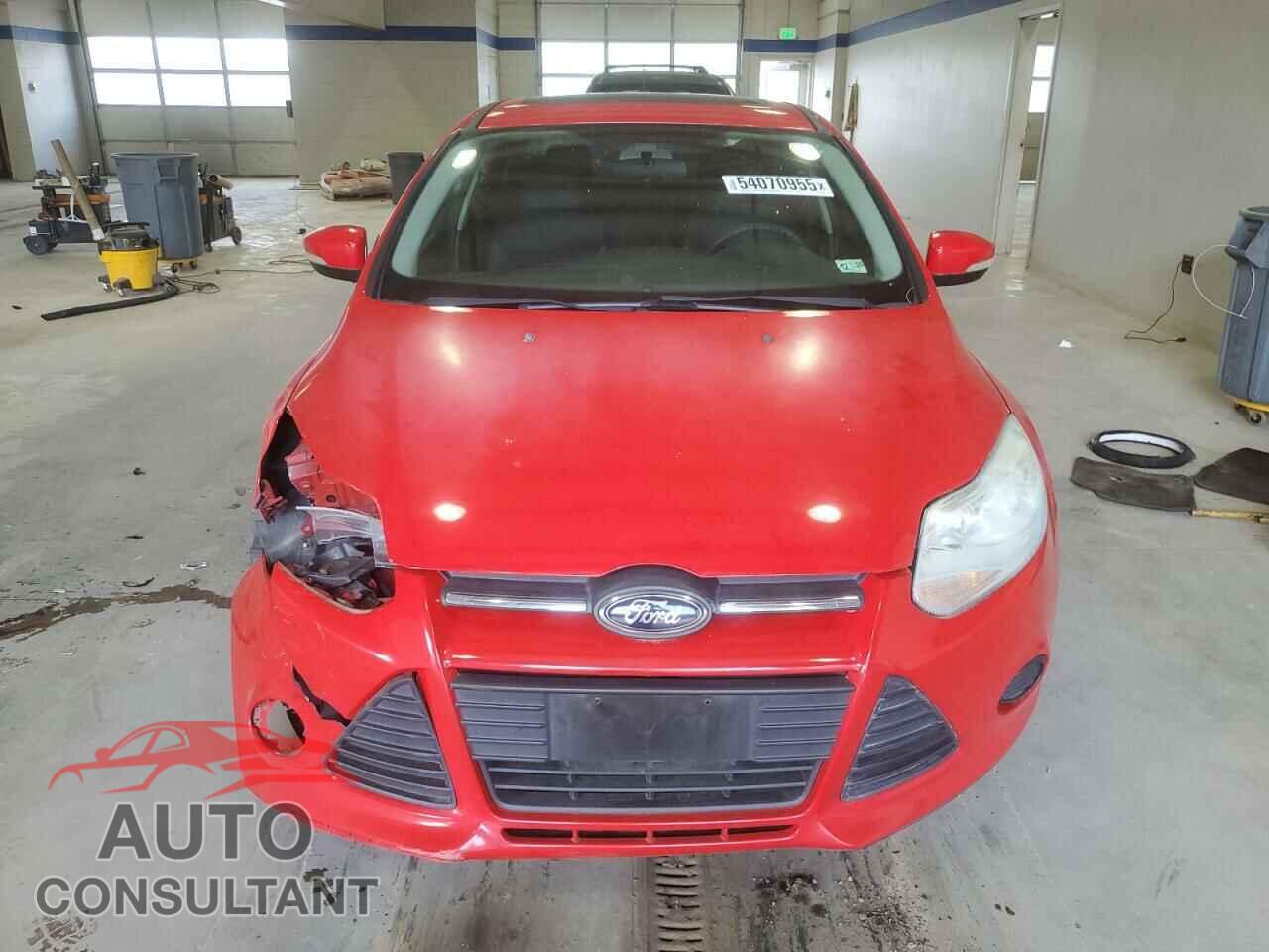 FORD FOCUS 2014 - 1FADP3F2XEL243947