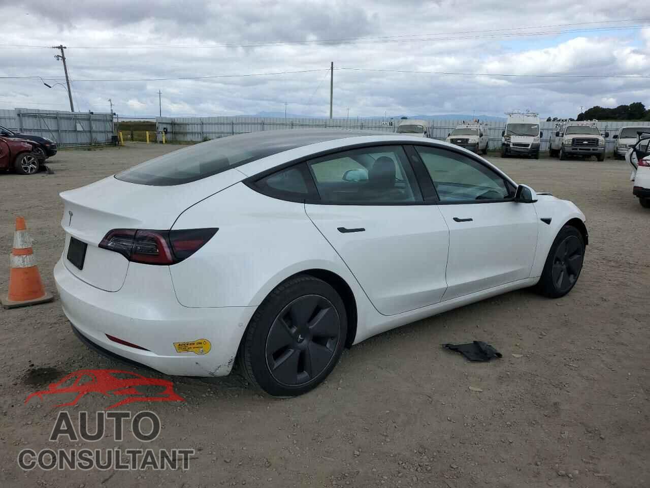 TESLA MODEL 3 2022 - 5YJ3E1EA4NF207232
