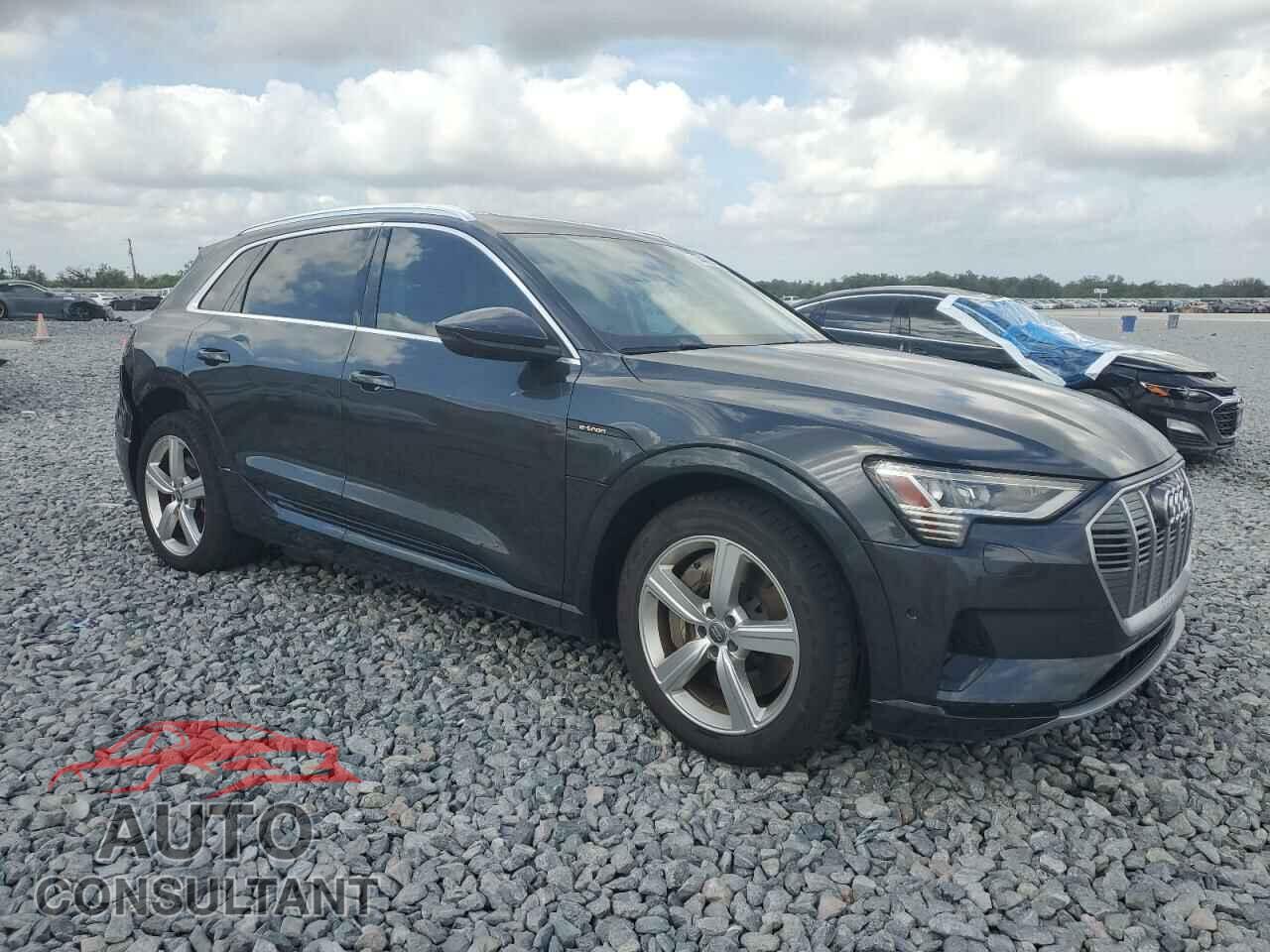 AUDI E-TRON 2019 - WA1LAAGE8KB024694