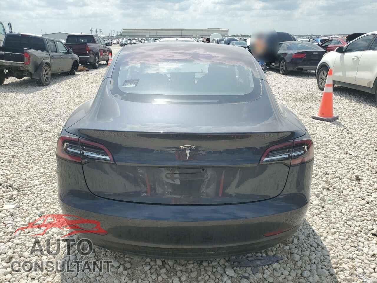 TESLA MODEL 3 2018 - 5YJ3E1EA6JF047204