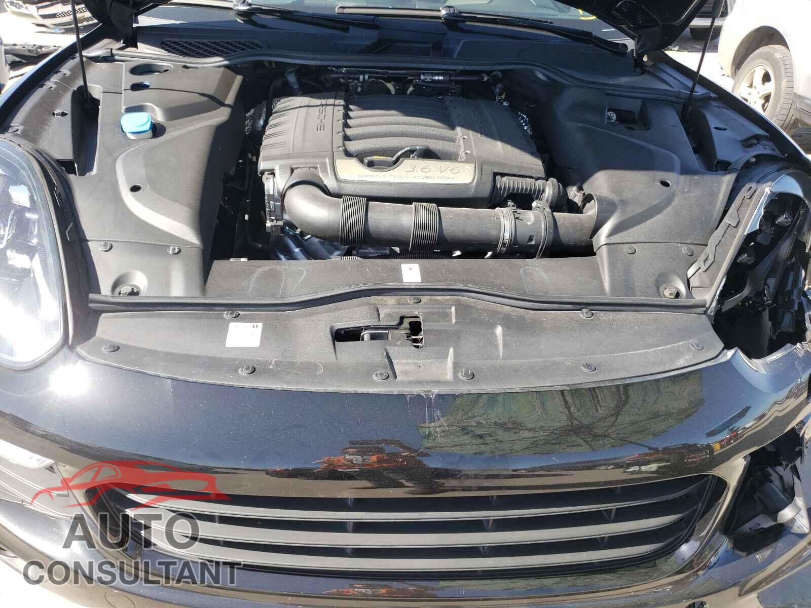 PORSCHE CAYENNE 2018 - WP1AA2A27JKA03804