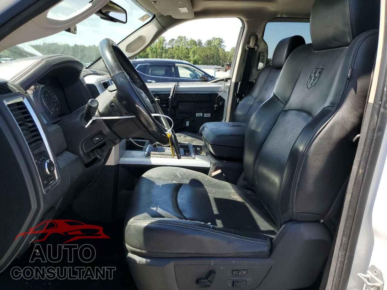 DODGE RAM 1500 2012 - 1C6RD7NT9CS204075