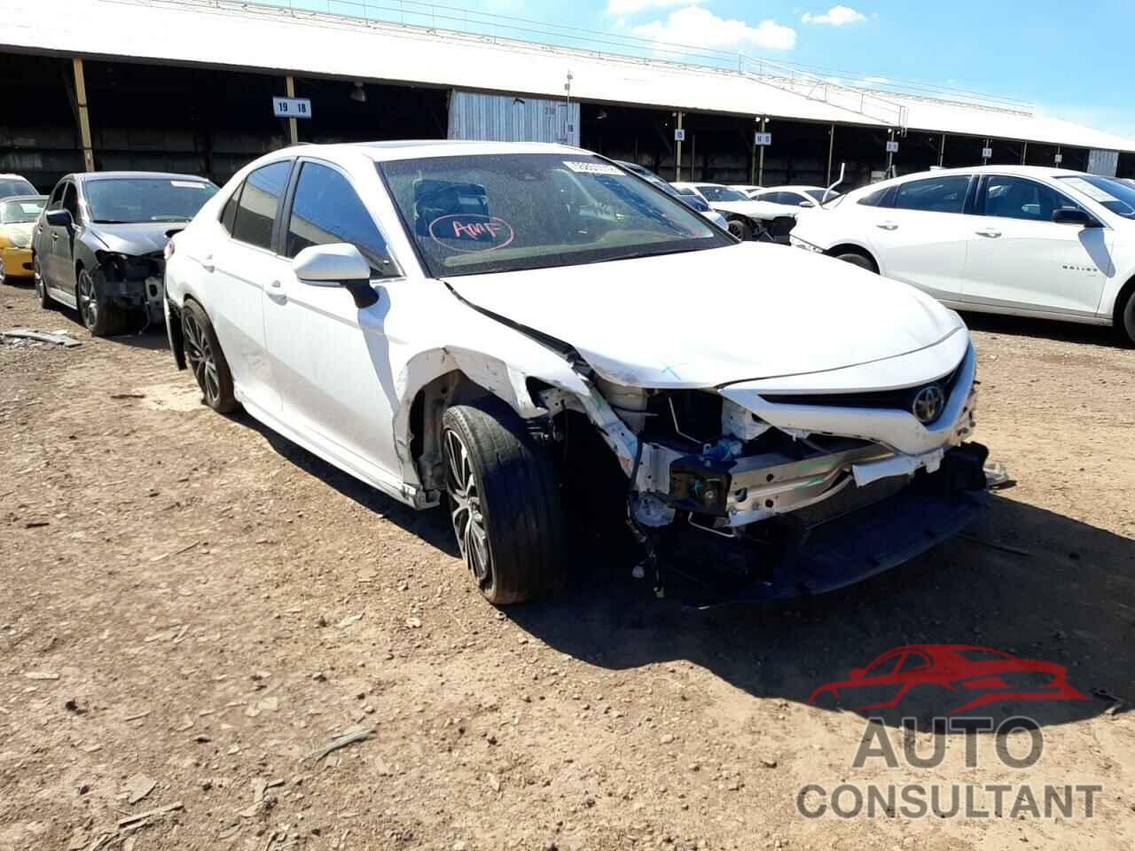 TOYOTA CAMRY 2018 - 4T1B11HK5JU532447
