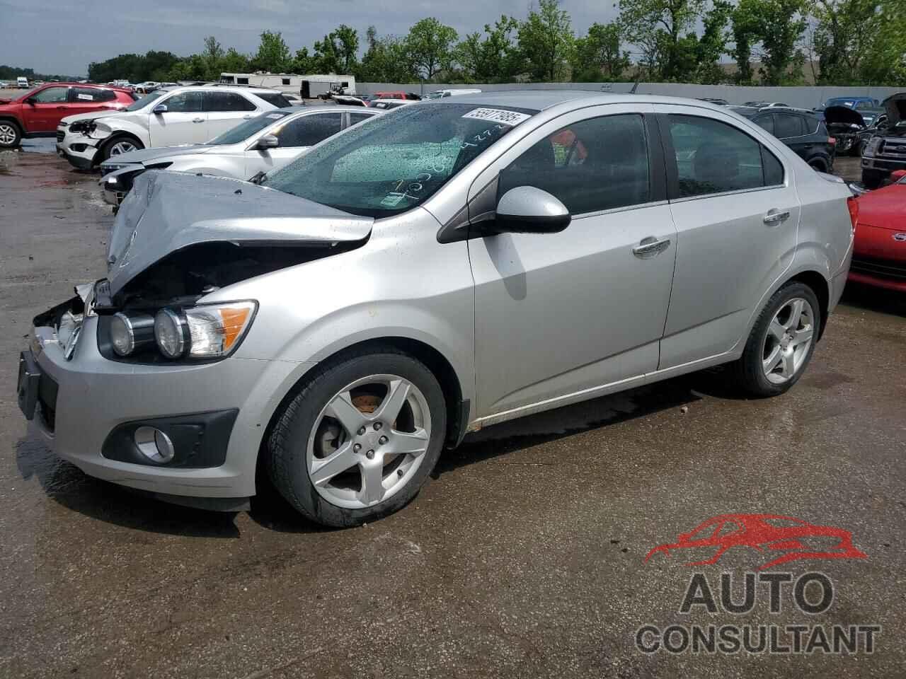 CHEVROLET SONIC 2013 - 1G1JE5SG5D4217581