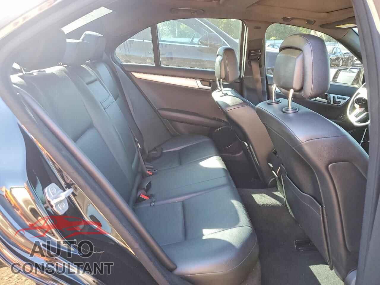 MERCEDES-BENZ C-CLASS 2012 - WDDGF8BB5CA647069