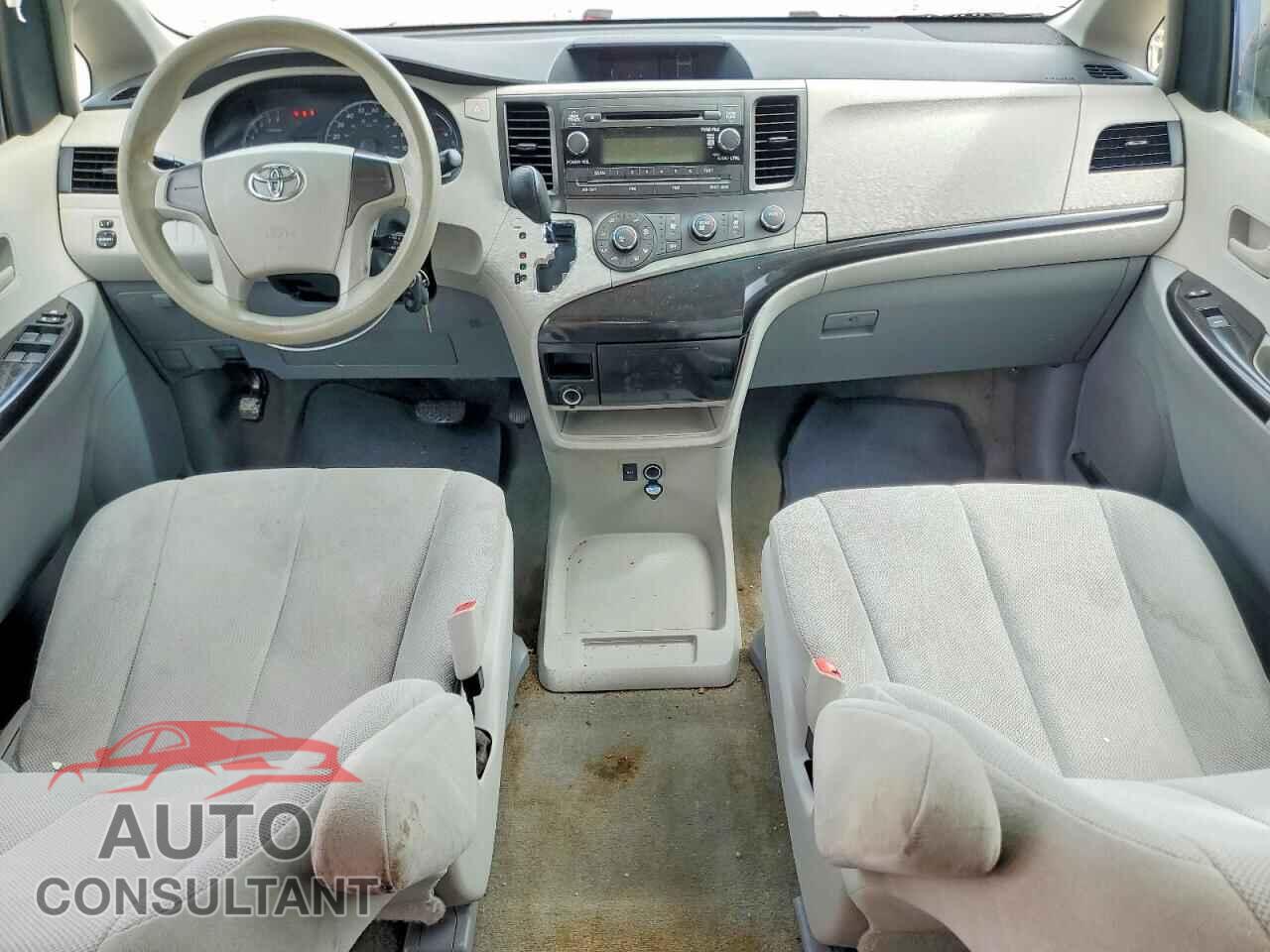 TOYOTA SIENNA 2013 - 5TDZK3DC8DS352513