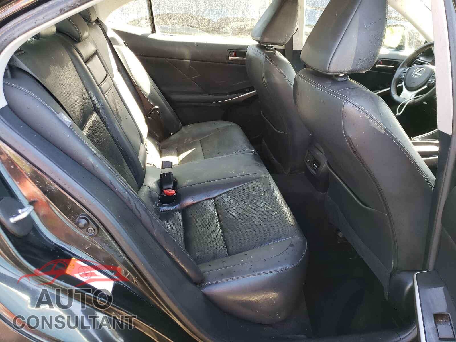LEXUS IS 2018 - JTHC81D2XJ5033405