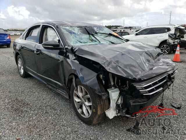 VOLKSWAGEN PASSAT 2017 - 1VWAT7A33HC072072
