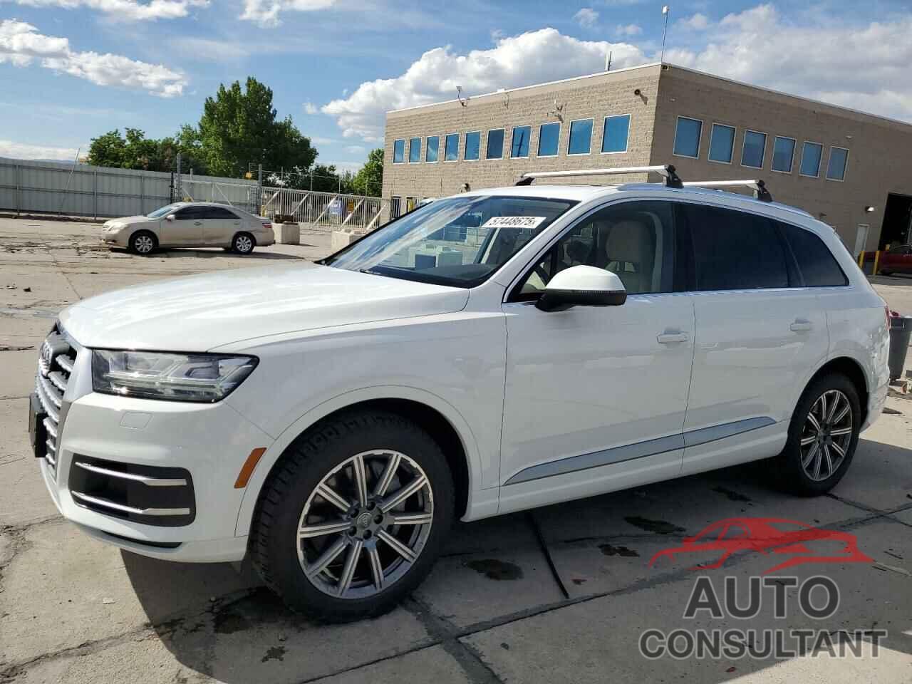 AUDI Q7 2019 - WA1LHAF75KD021660