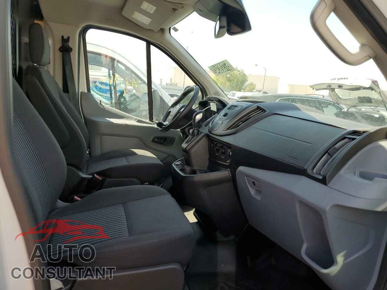 FORD TRANSIT 2018 - 1FTYR1ZM4JKB17879