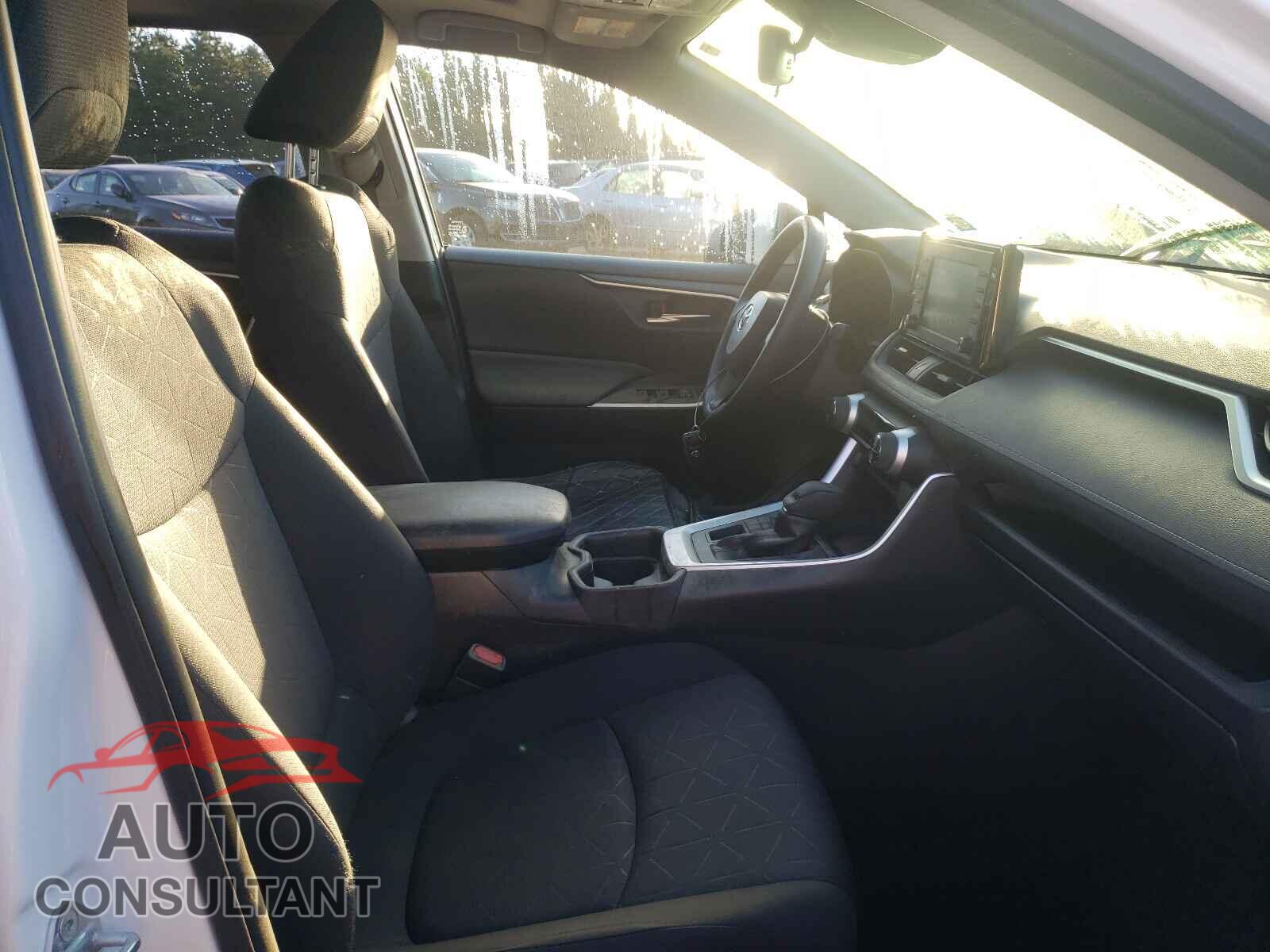 TOYOTA RAV4 2019 - JTMP1RFV3KD523446
