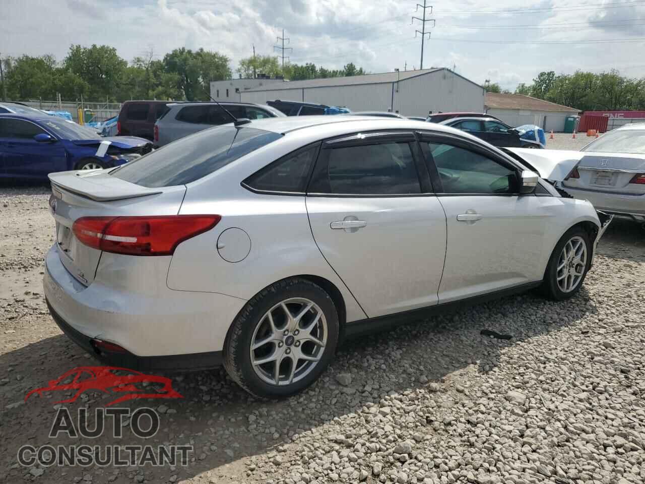 FORD FOCUS 2015 - 1FADP3F28FL339996