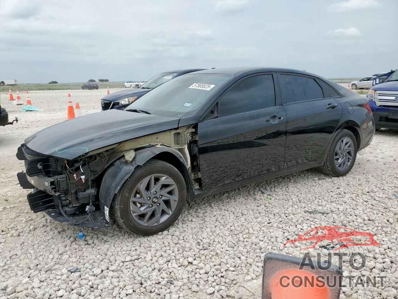 HYUNDAI ELANTRA 2024 - KMHLM4DG8RU813071